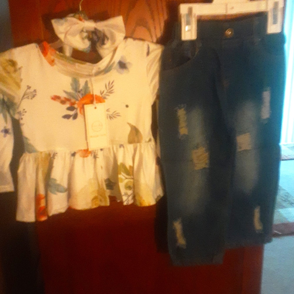 Royal Tots toddler pants outfit, top ,distressed jeans and headband. New